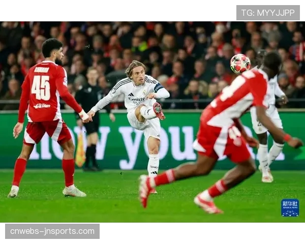 门将布尔卡多次神扑，助布雷斯特从客场带走一分